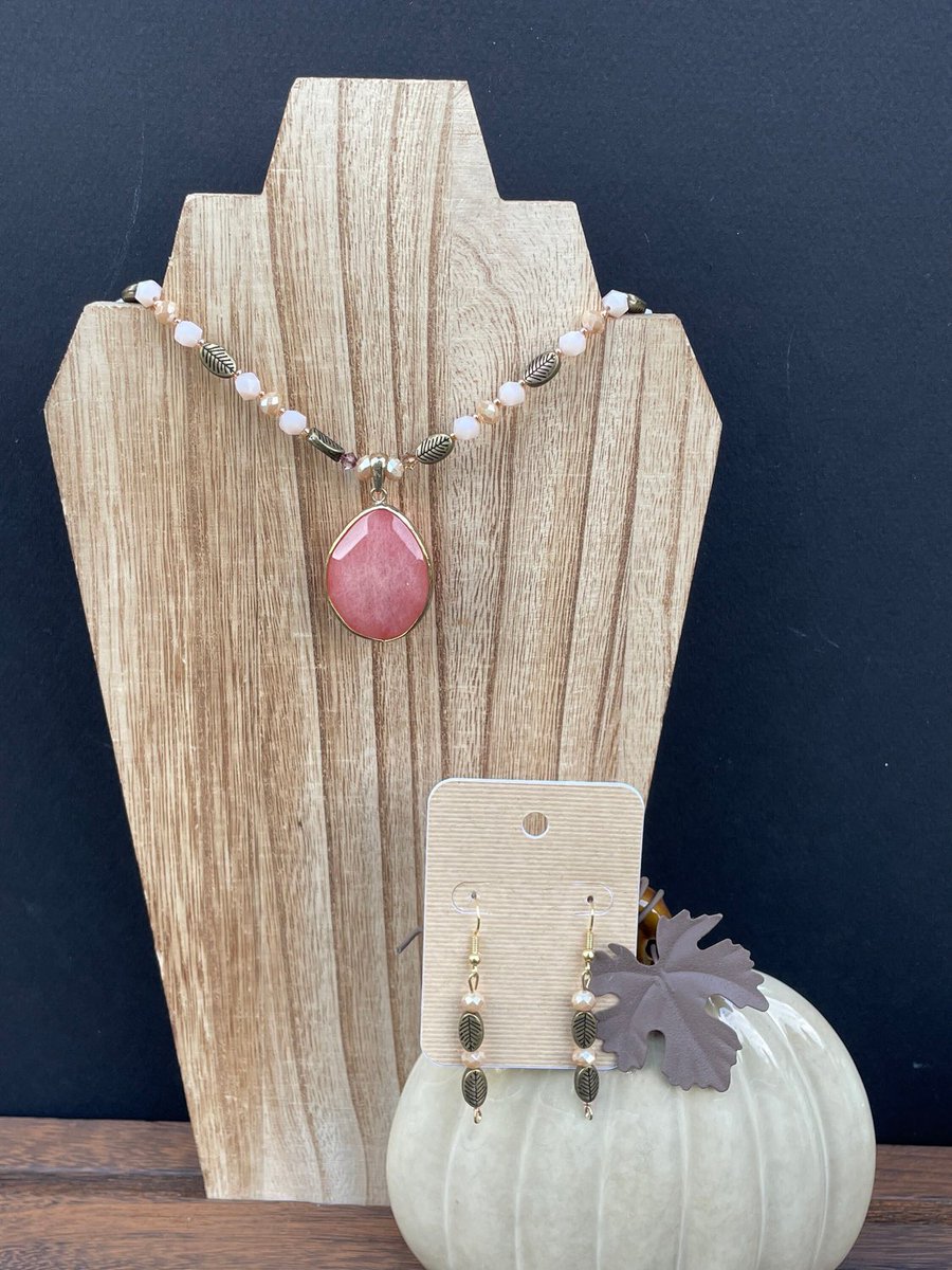 #Fall Inspired Jewelry Set by Peaceful Me Design #etsyshop #peacefulme #autumnjewelry peacefulmedesign.etsy.com/listing/771069…
