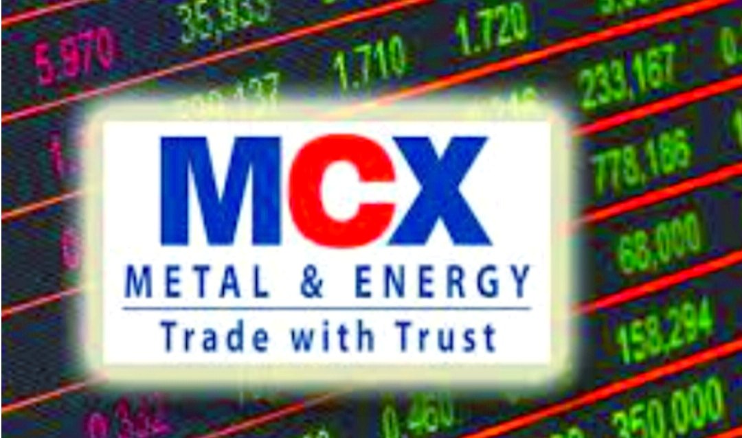 commoditygyani's tweet image. Exciting news for traders! Crude Oil and Crude Oil Mini futures contracts for January and February 2024 are set to launch on October 10, 2023. Get ready for some dynamic trading in the new year! #CommodityTrading #FuturesContracts #MCXIndialtd