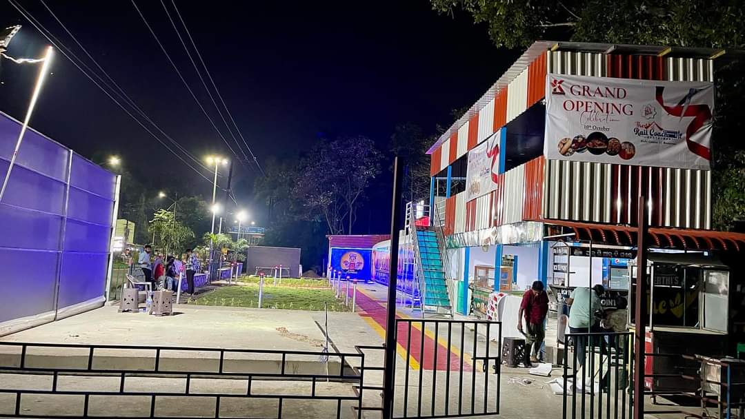 OdishaRail's tweet photo. Tomorrow will be the grand opening of " The Rail Coach Restaurant " at Rayagada railway station. It will be a multi-cuisine restaurant.
#Rayagada #railcoach #restaurant https://t.co/uvt99rVurS