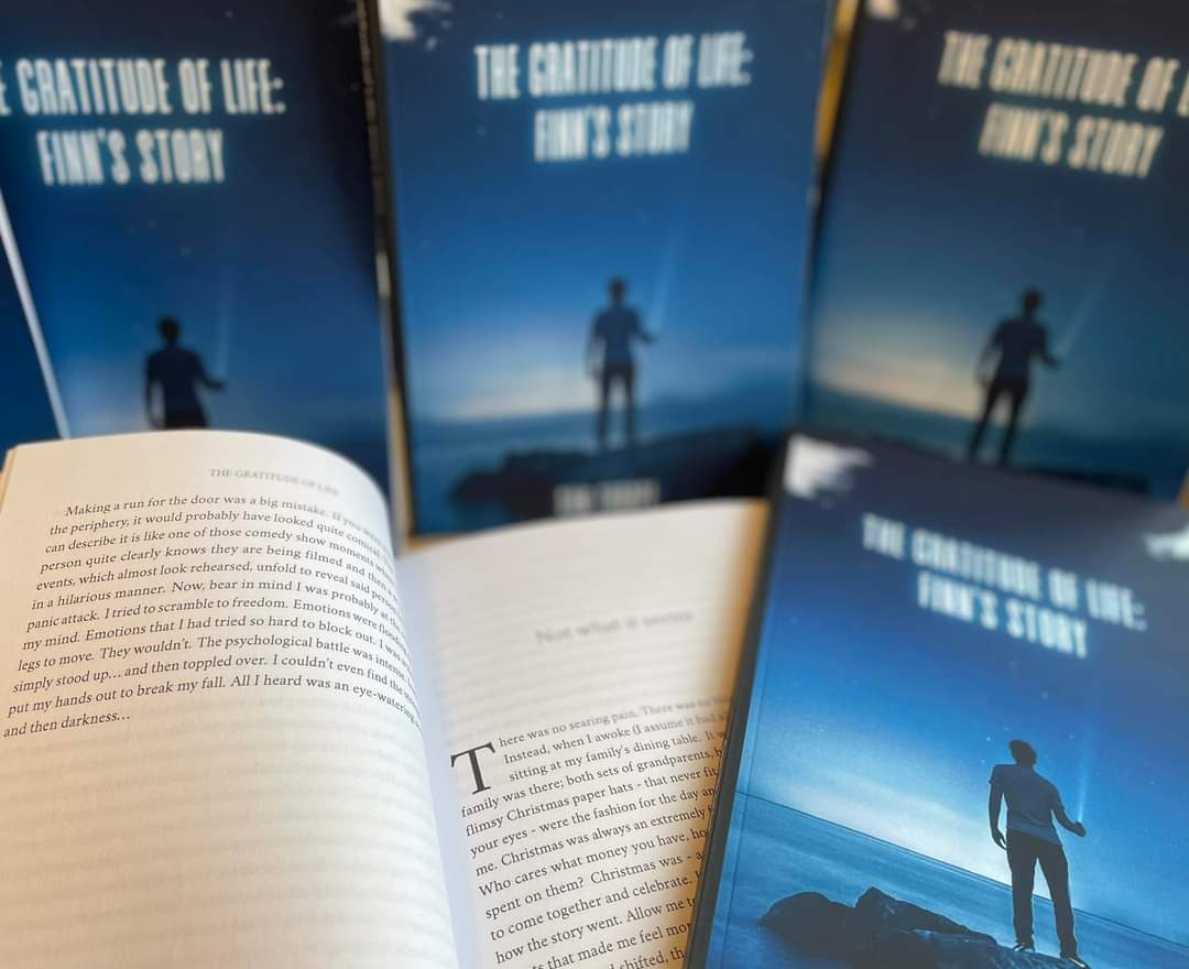 ⭐⭐⭐⭐⭐
'Heart wrenching and so much bravery, recommended to friends as a must!'

The Gratitude of Life: Finns Story amzn.eu/d/07VGehD

#amreading #WritingCommunity #fiction #readingforpleasure #readingcommunity #lgbtreads #gayromance #samthorpeauthor #gayluterature