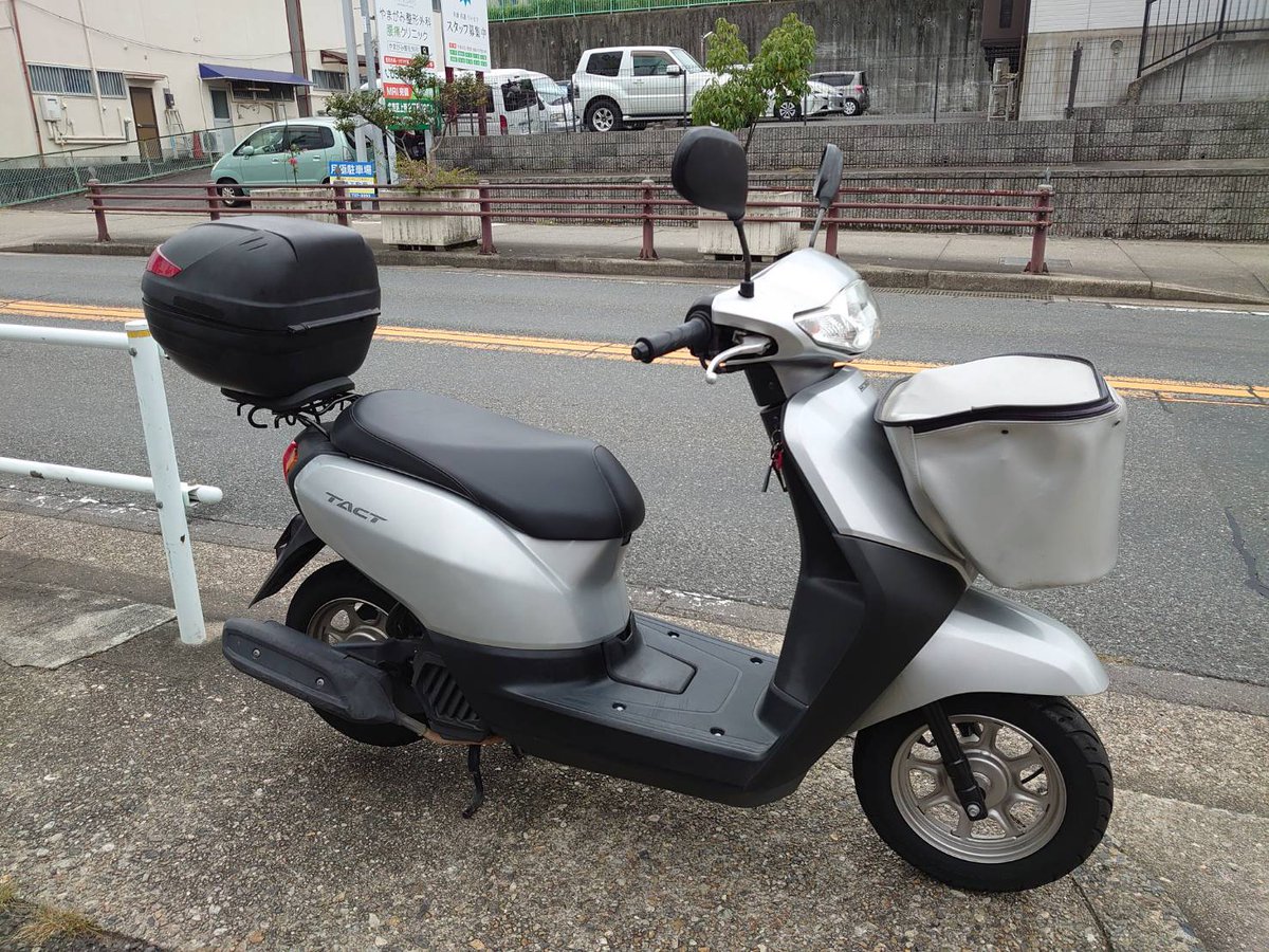 smtfive's tweet photo. 2015　Honda Tact 50cc（Silver） https://t.co/vDMMLncoCm