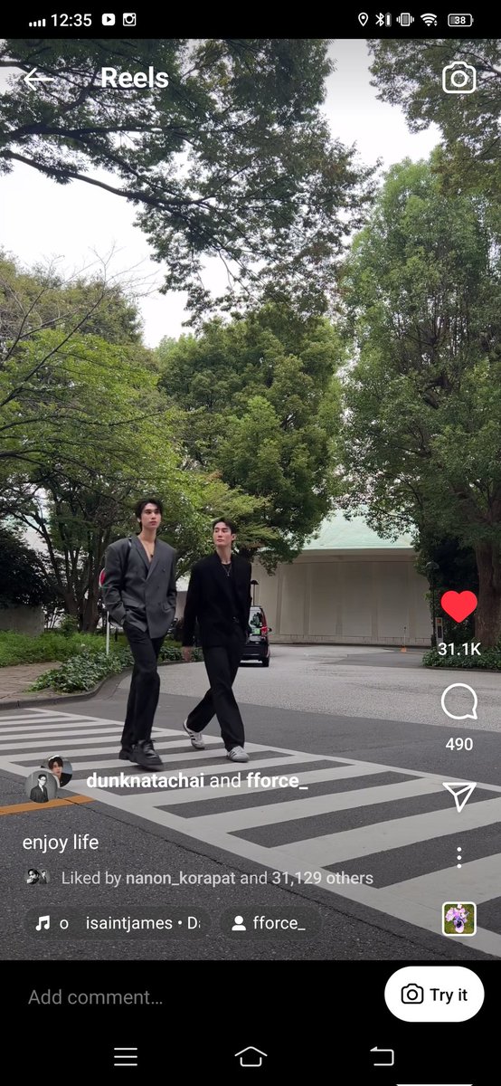narakpuan's tweet photo. OMG WHAT IS THIS BEHAVIOR @fforcejs and @dunknatachai has joined forces against JoongBook.
#JoongBook
#ForceDunk https://t.co/RfZ7uYkmgC