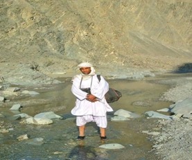 Ms25076782Ms's tweet photo. In Pakistan, Baloch teachers are forcibly abducted and subjected to torture. It has been 9 years that Rafiq Oman School teacher has been abducted and since then his whereabouts are unknown to his family. #SaveRafiqOman #GilgitBaltistanWantsBharat         #FreeBalochistan https://t.co/RTZVS9ocOf