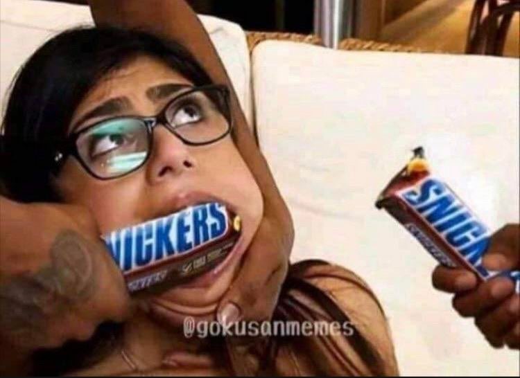 Batman_ISR's tweet photo. @miakhalifa You are not yourself when you’re hungry https://t.co/3tTHWHY17U