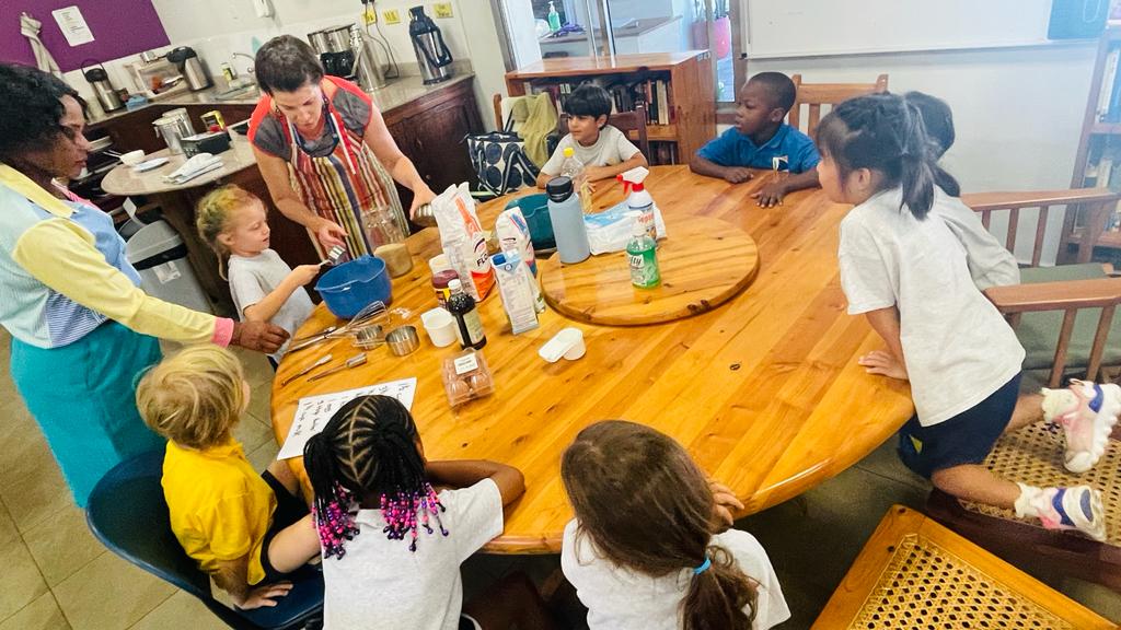 MsAshleyHeath's tweet image. KG students @istafrica are open-minded as they explore how "traditions and celebrations can connect people locally and globally" #diversity in our learning environment: Mawlid (Sept 27-28), 中求节 (Mid-Autumn Festival Sept 29), and Thanksgiving (Oct 9) #ibpyp #istafricalearns