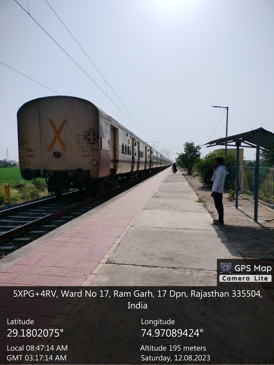 JangirBadri's tweet photo. @drmbikaner @AshwiniVaishnaw @DarshanaJardosh @DrmAjmer @DRMJaipur @DRMJodhpurNWR @raosahebdanve @RailMinIndia @NWRailways रेलवे को छोटे स्टेशनों पर भी ध्यान देना चाहिए, बार बार मांग के बावजूद श्री रामगढ़ स्टेशन के प्लेटफार्म को उचां उठाने का कार्य शुरू नहीं हुआ है https://t.co/rwKnDQl4Su