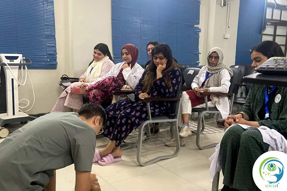 CivilOur's tweet photo. On September 30, 2023, SOCH, in collaboration with FRIP, organized a hands-on First Response Training Session in seminar room S4 at Civil Hospital for Ambassadors. This initiative aims to equip them with life-saving skills, fostering personal and professional growth.

#SOCH https://t.co/8o06AkVGua
