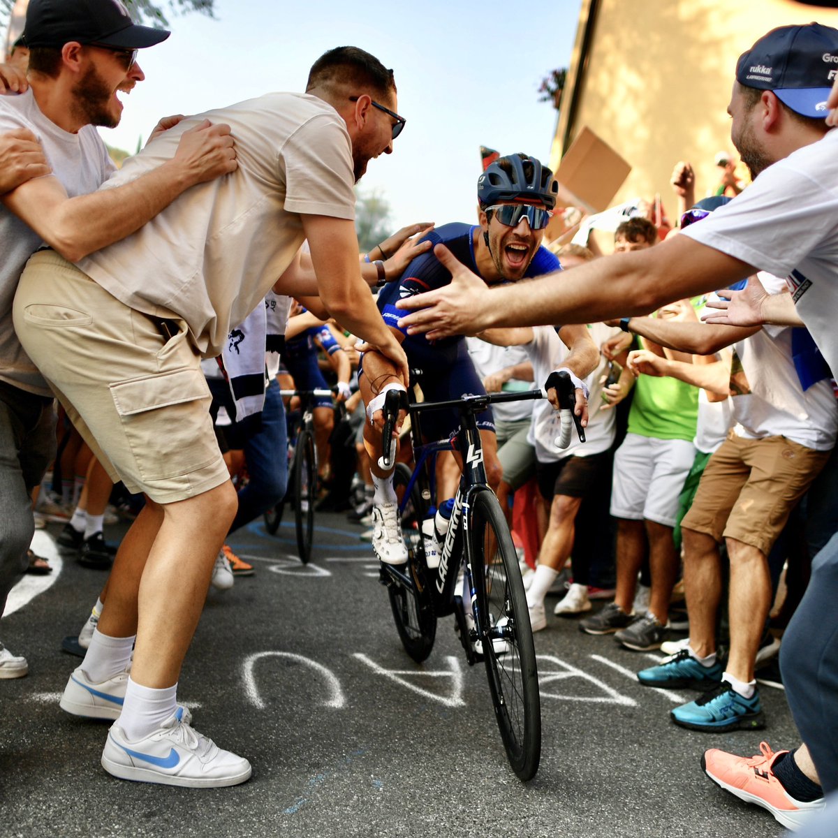 Virage Pinot avec <a href="/ThibautPinot/">PINOT Thibaut</a>  <a href="/Il_Lombardia/">Il Lombardia</a> #limortè