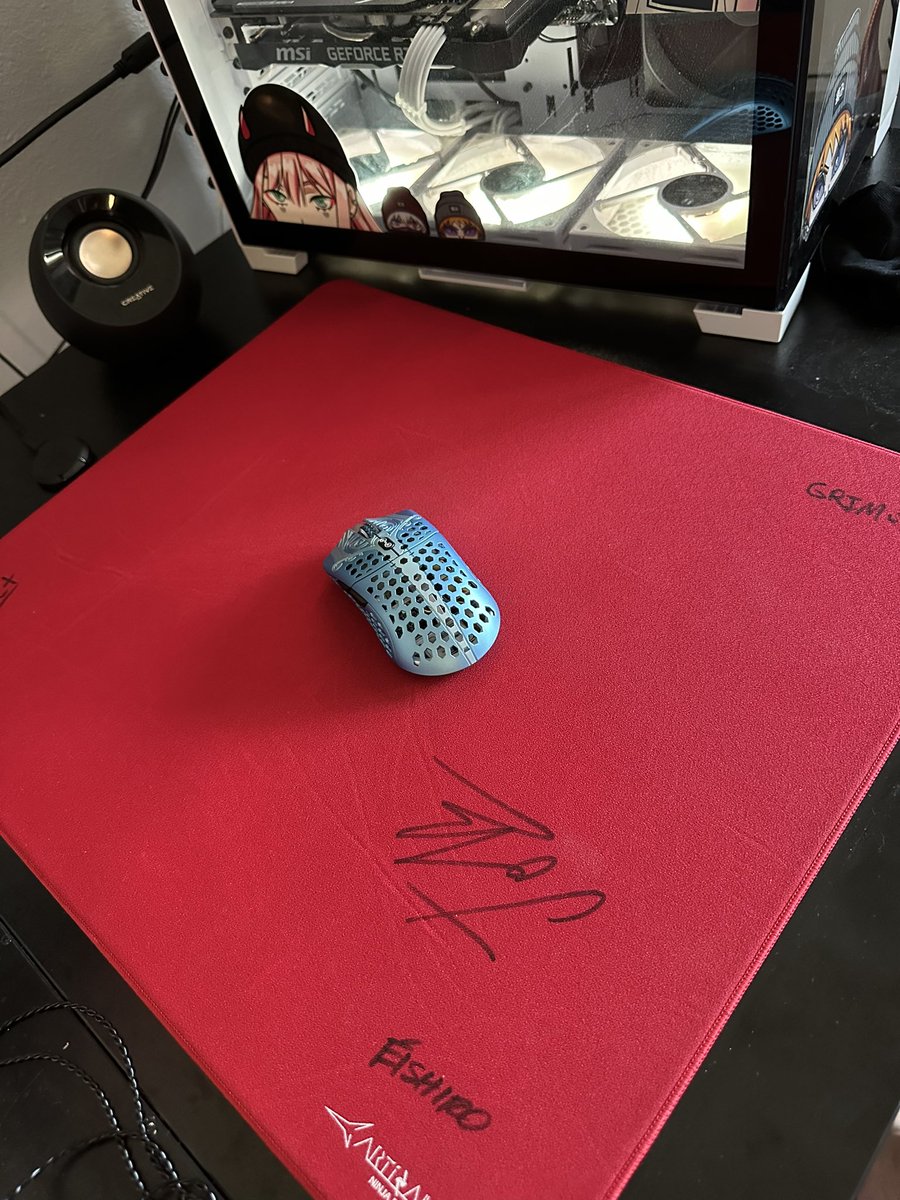 soarz__'s tweet photo. @sk5te @vaxee_corp @vaxee_Japan @vaxee_kr @superbeingsLAB Starlight 12 + artisan hien with some signatures from streamers! https://t.co/kYBXWVvGfR