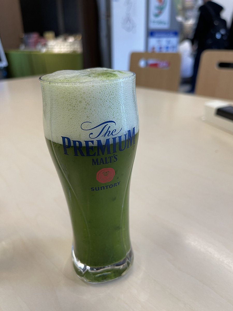 - Psicólogo: Jorge, la matchela no existe, no puede emborracharte ni hacerte daño.

-La matchela, existiendo.