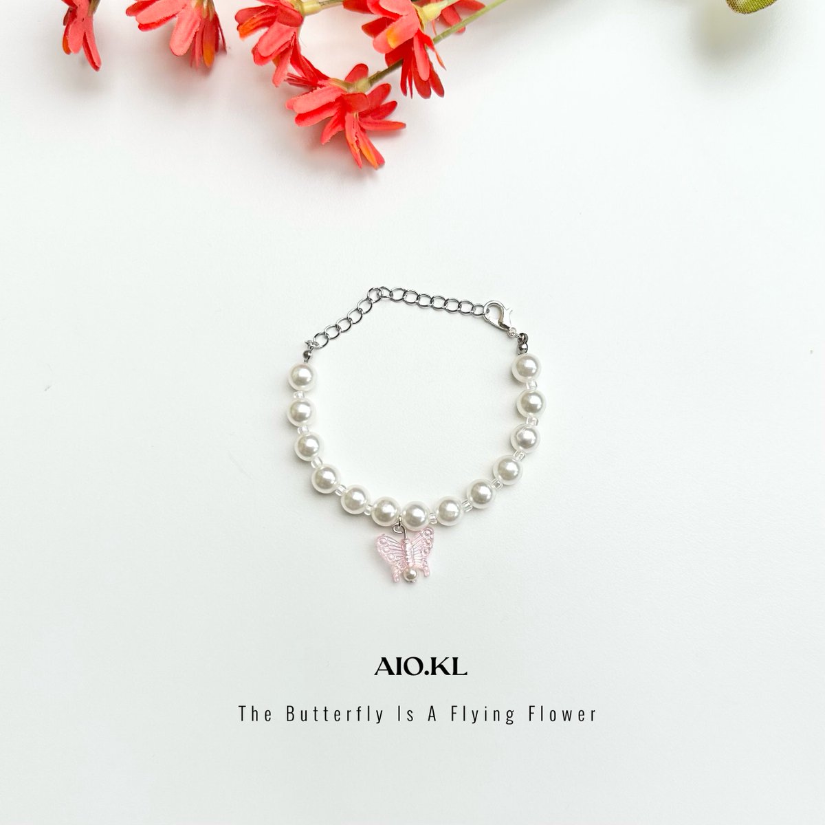 aio_kl's tweet photo. Butterfly World Bracelet🦋 

Link : https://t.co/pepKQfcccu https://t.co/tiTQV5zpO5
