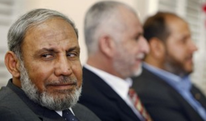 JoopSoesan's tweet image. Bereid je maar voor: Israël is slechts het eerste doelwit, waarschuwt Hamas-commandant in opgedoken video.
Mahmoud Al-Zahar: "De hele planeet zal onder onze wet vallen, er zullen geen joden of christelijke verraders meer zijn." jpost.com/middle-east/ar…