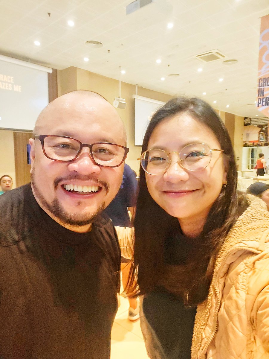 Last Saturday, I dropped by somewhere to attend a very refreshing Pilot Program for people like me. After the event, I was already planning my "return-of-the-comeback" to my home church when I saw Pastor.

Nagkamustahan.
Nagkwentuhan.
Nagpadasal.

You see, in the midst of what's