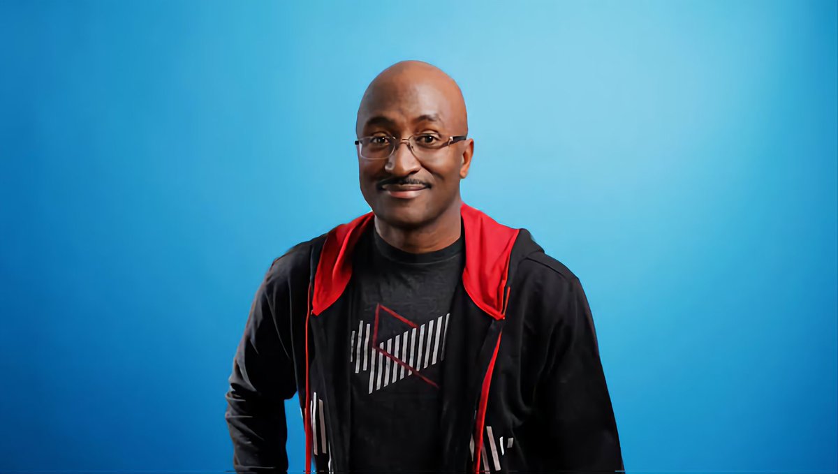 muna_trader's tweet photo. @MKBHD Do you think this is him @MKBHD 20 years from now ? https://t.co/yzFot8USMY