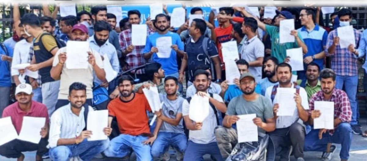 Anchorpriyanka_'s tweet photo. #SSCReviseCGL23Result
मेहनतकश युवा हताश हैं परेशान हैं! सालों से मेहनत करने,दिन रात एक कर देने के बावजूद खुद को ठगा महसूस कर रहे!
हजारों छात्र SSC से संशोधित रिजल्ट जारी करने की मांग कर रहे!
अगर छात्रों को लगता है उनके साथ नाइंसाफी हुई है तो सिस्टम में बैठे लोग इसपर विचार करें!
#SSCReviseCGL23Result 
@dpradhanbjp @PMOIndia