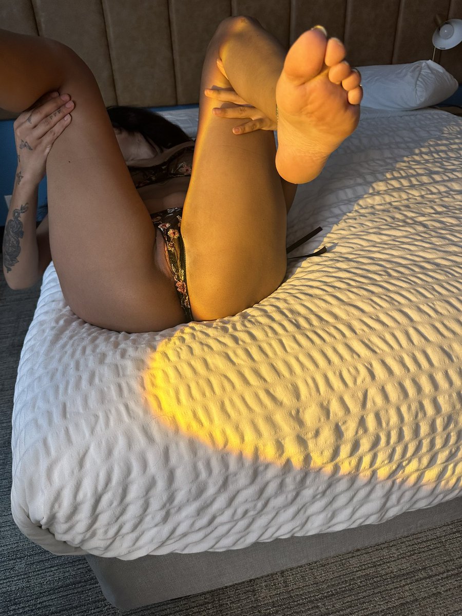 itstotallynotCc's tweet photo. @onlyfans_nsfw_ https://t.co/47tEZ2zWne https://t.co/KPjuRIDsUC