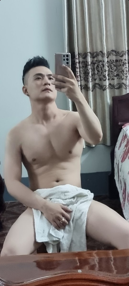 KhanhCa80488930's tweet photo. Đang 1 mình.
Ai lại đây cái đi. https://t.co/IAjdqKfCf4