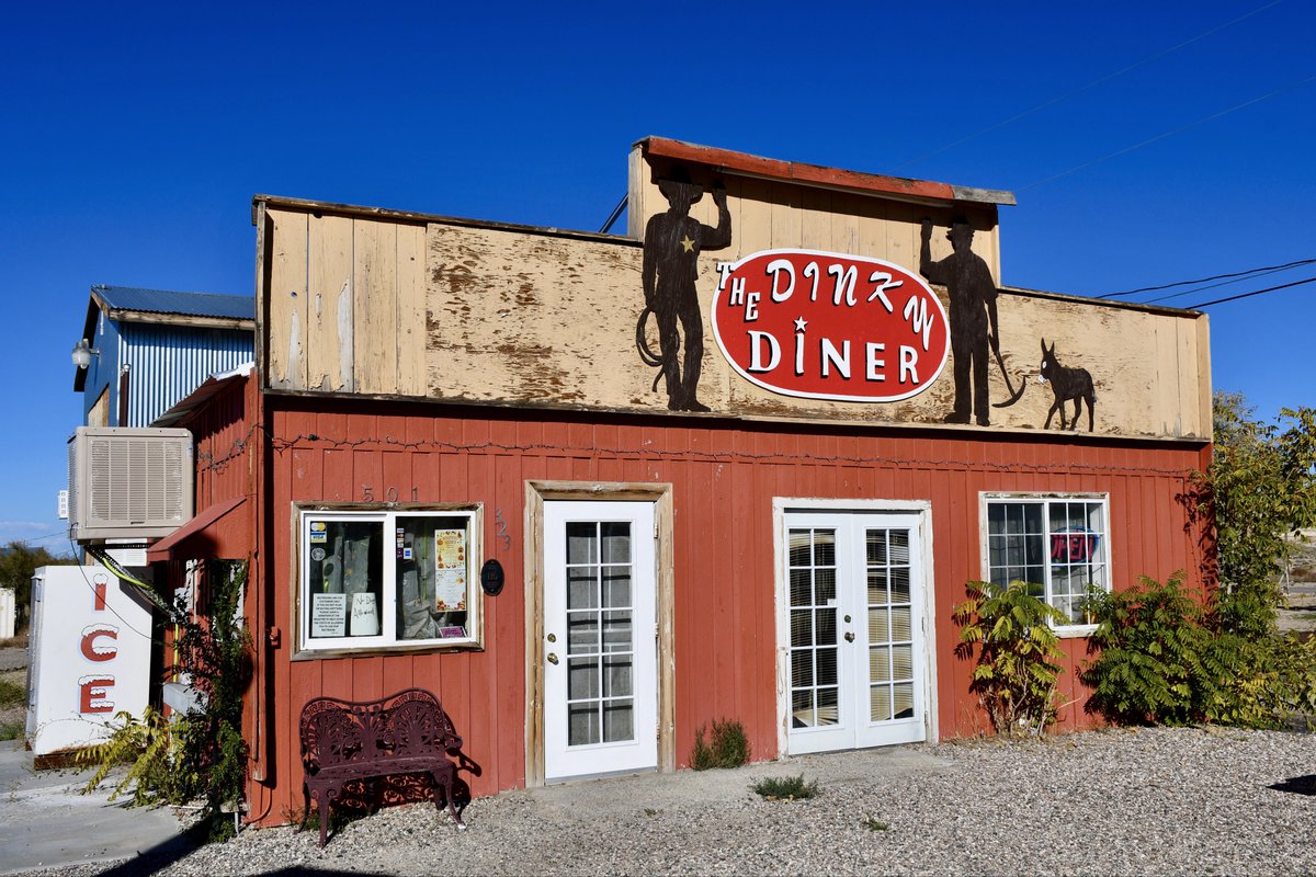 VincentLeble's tweet photo. Et Goldfield, qui a été à une époque la ville la plus peuplée du Nevada au début du 20e siècle, mais qui ne compte plus aujourd’hui que 200 habitants. https://t.co/sJwz6VFiBX