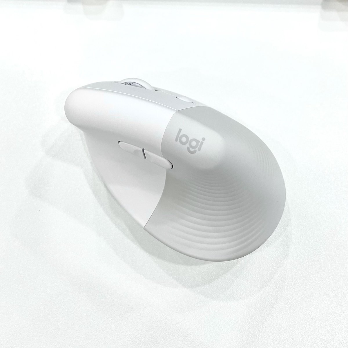 myyorchi's tweet photo. ส่งต่อ เมาส์ Logitech Lift Vertical Ergonomic Wireless สีขาว

🔻ส่งต่อ 1,100 บาท รวมส่งค่า🔻
(ซื้อมา 1,850 ราคาเต็ม 2,190 บาท)

ขายเพราะแฟนเรามือใหญ่งับ ใช้ดีมากๆ แฟนไม่ปวดมือเลย แต่ต้องอัพ size เราไม่ค่อยได้ใช้คอม

#เมาส์เพื่อสุขภาพไร้สาย
#เมาส์เพื่อสุขภาพ
#ส่งต่อ #logitech https://t.co/XupJL6INJu