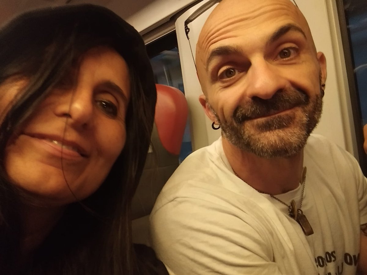 In viaggio per Roma, la Camera dei deputati ci aspetta!
In diretta su webtv.camera.it alle ore 16, un comunicato stampa con LAV e Rete dei Santuari.
Avanti tutta! 📷
webtv.camera.it
<a href="/VitadacaniOnlus/">Vitadacani</a> #CuoriLiberi #giulemanidaisantuari #maipiù @LAVonlus