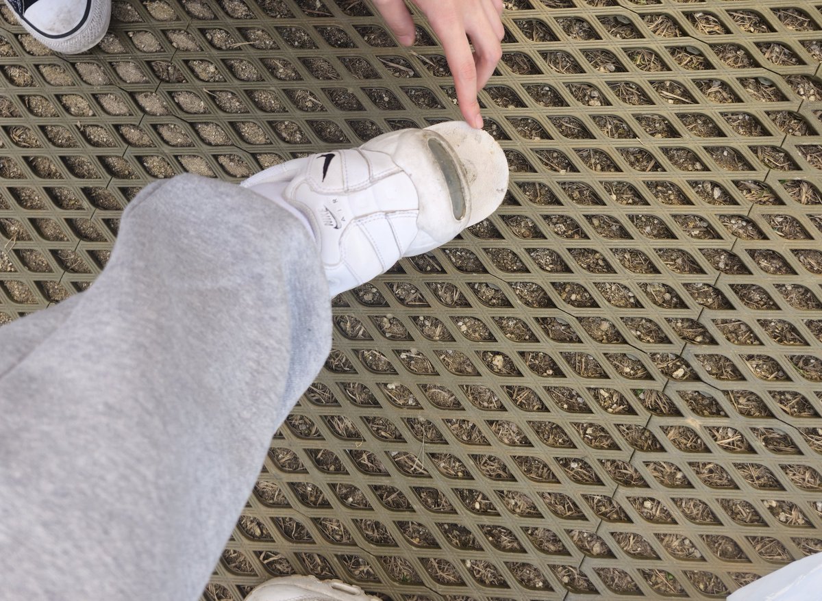 슬라슬라후기......뒷사람한테 밟힌신발 밑창뜯김ㅋㅋㅋㅋㅋㅋㅋㅋㅋㅋㅋㅋ이라고 어에집가여.....?