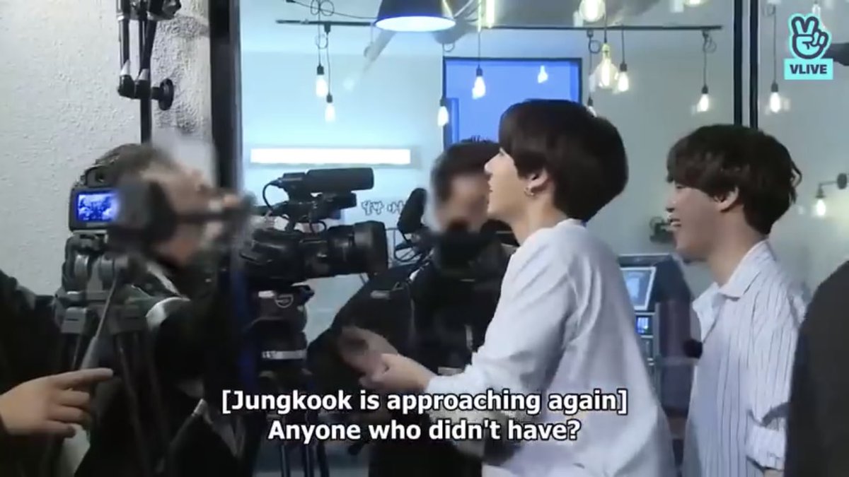 yoonminluv_ot7's tweet photo. “Artists who are good to their staff will last long” - a thread of how BTS treats their staff and crew. https://t.co/Z3A4vCHx2l