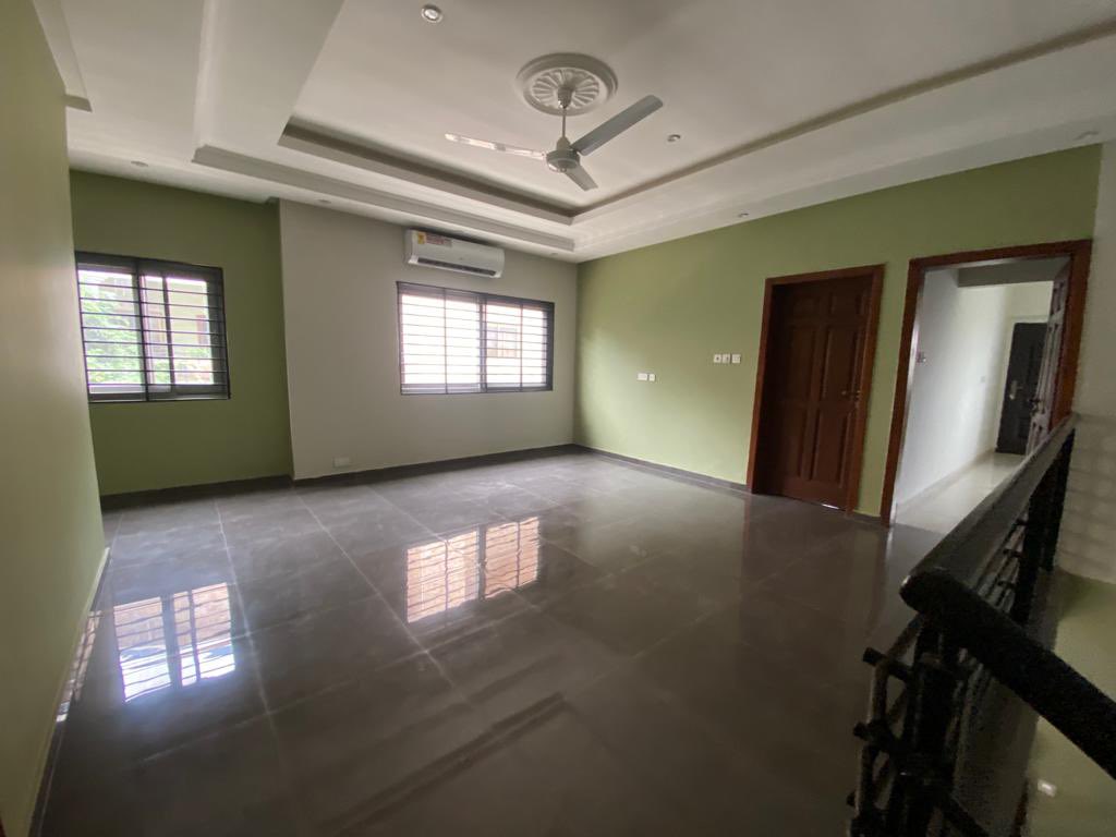 sheltermart's tweet photo. Four 4-Bedroom House for Sale in Spintex
Location: Spintex, Accra - Ghana
Price: $300,000 Each
(Ghana Cedis Equivalent)
#buypropertiesinghana #buyproperties #propertiesinghana #propertiesinaccra #ownahouseinghana #ownahometoday https://t.co/X953o2c3tJ