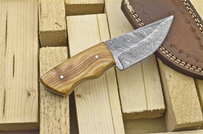 TITLE : CUSTOM MADE MINI KNIFE POCKET EDC
BLADE : DAMASCUS
HANDLE : COLOR WOOD, OLIVE WOOD HANDLE
BOLSTERS : NO
SHEATH : COW HIDE LEATHER
Blade Size: 7
Handle Size: 5
If you want to buy link in bio
#knife #damascus #USA
#freeshipping #forsale