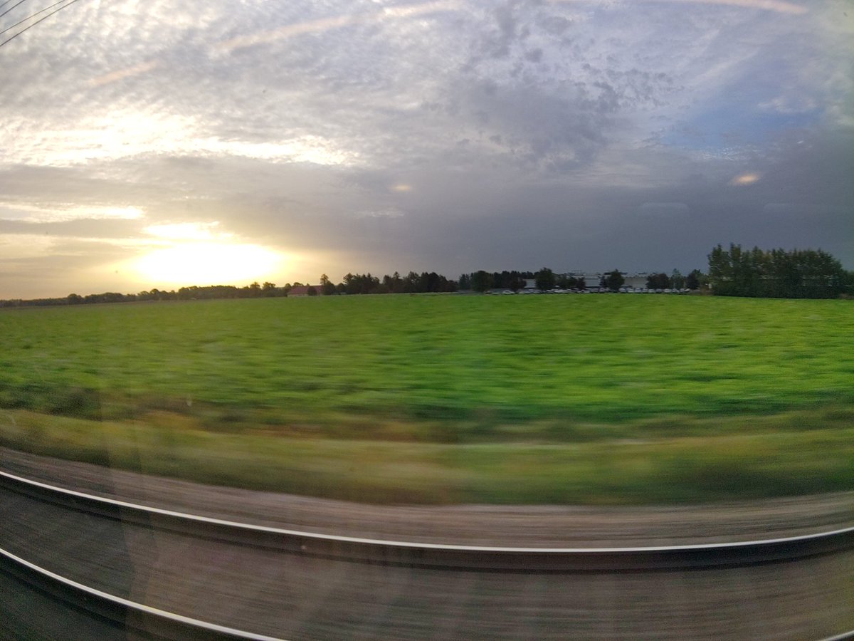 On my way to Jena for a PhD defense. Enjoy working in a quiet carriage of <a href="/unsereOEBB/">ÖBB</a>.