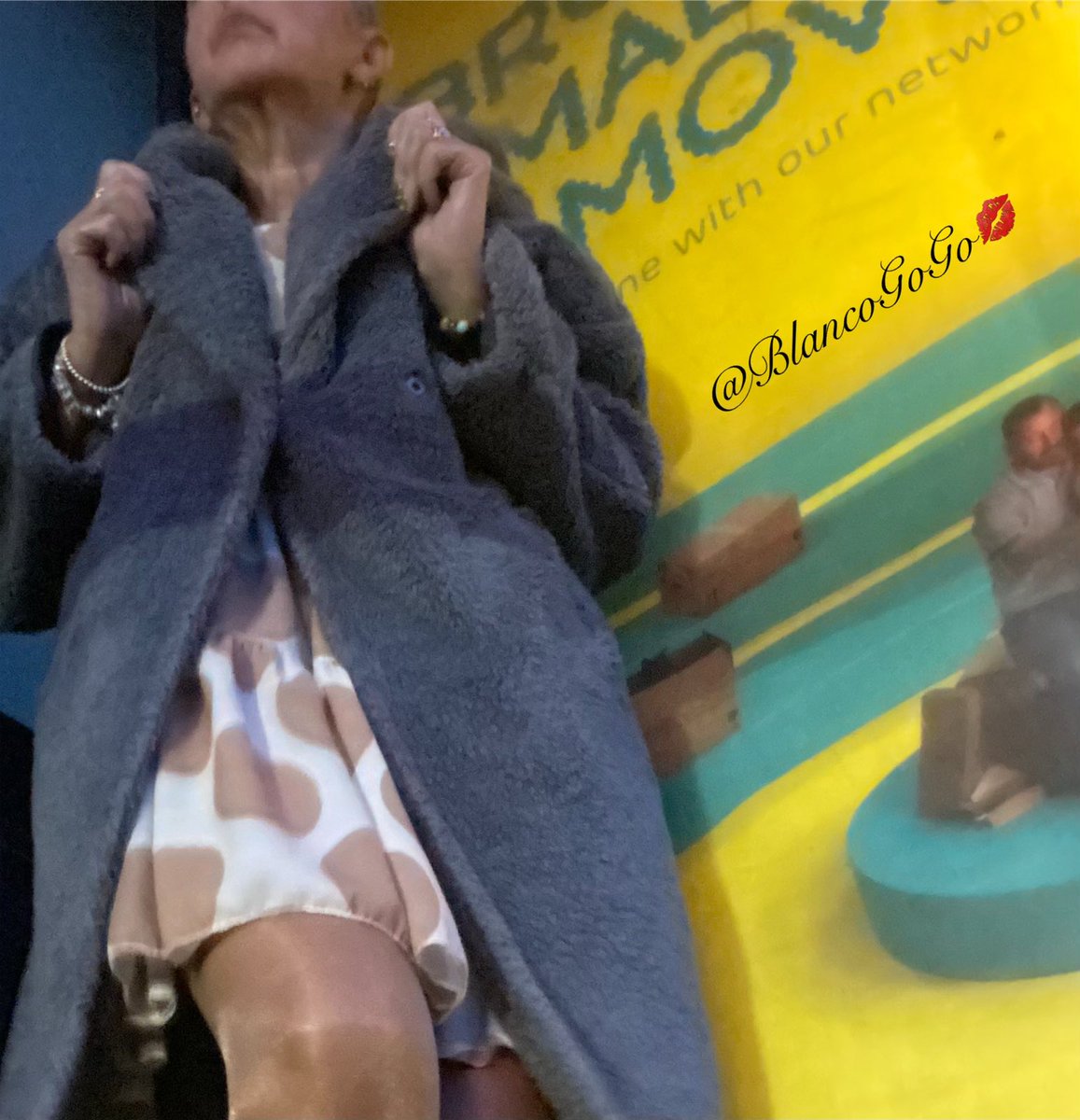 BlancoGoGo's tweet photo. Monday morning #BusStopWanker https://t.co/m4bLvOvN9f