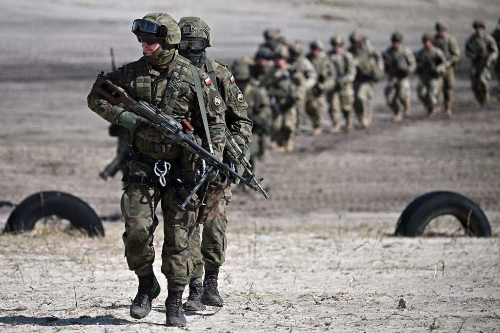 Polish President authorizes the deployment of 200 Polish Military soldiers to evacuate Polish citizens in Israel.

#Palestine #Israel #Gaza