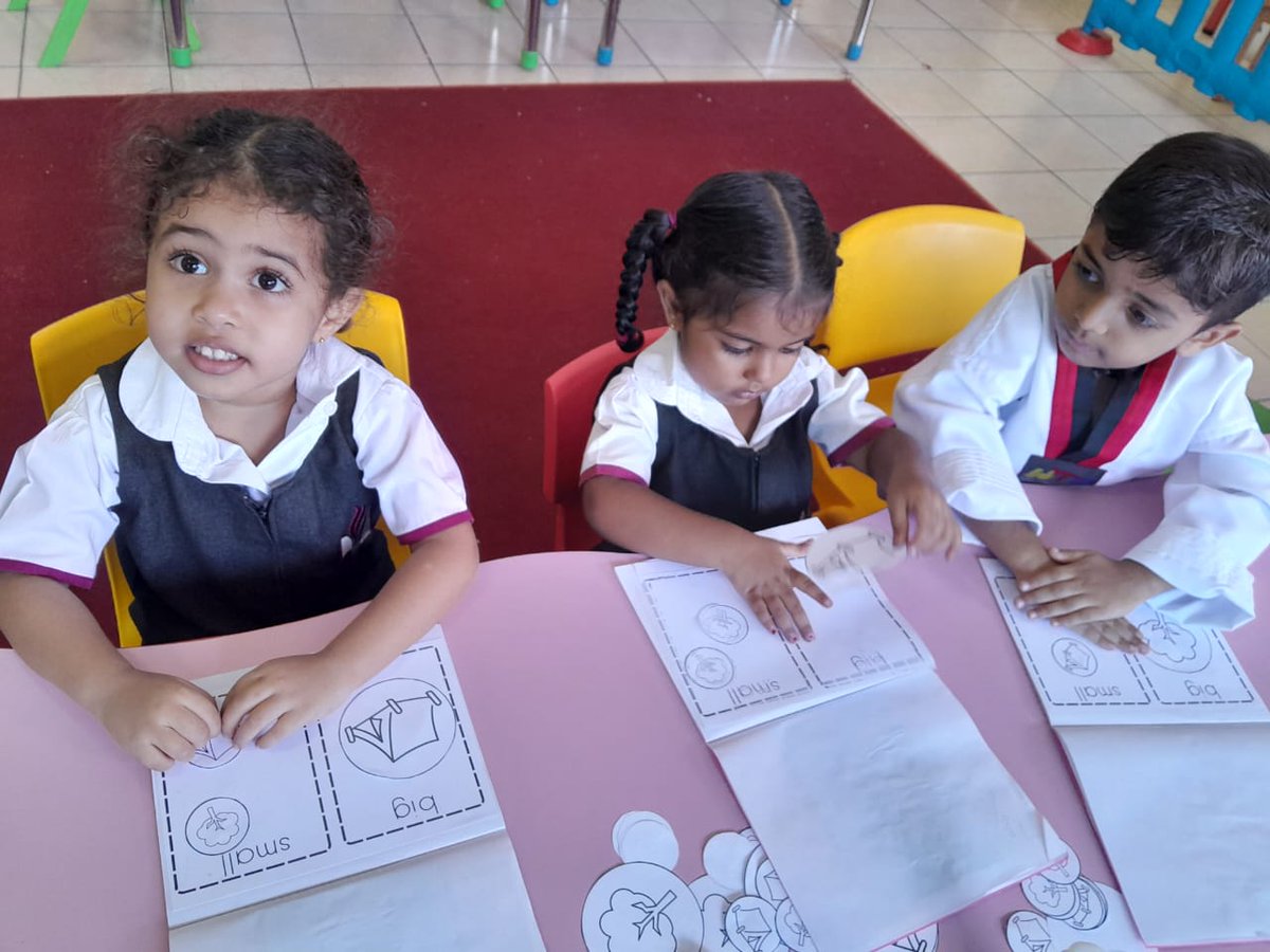 JafferyAcademy's tweet image. Big and small, K1&apos;s were able to explore the concept of big and small through various activities that enhanced their holistic development. We loved their keen observation skills during the sorting activities. Good job K1 students.

#maths #concepts #intergratedlearning