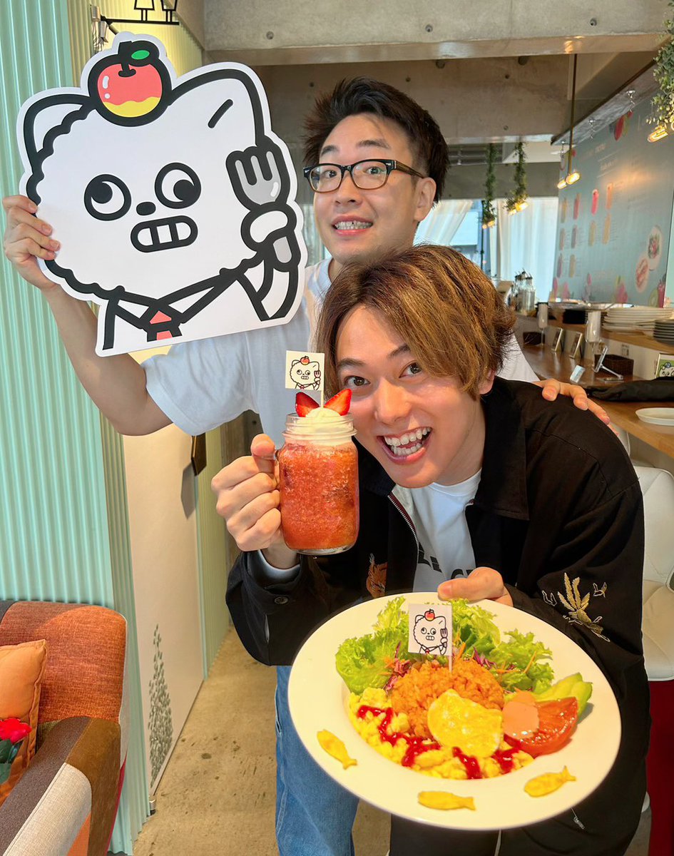 うりぼーコラボカフェにオックンと行ってきました！

みんな楽しんでくれていて嬉しす😘

この様子は後日おるたなでも動画になるのでお楽しみに🌹

#URIBO