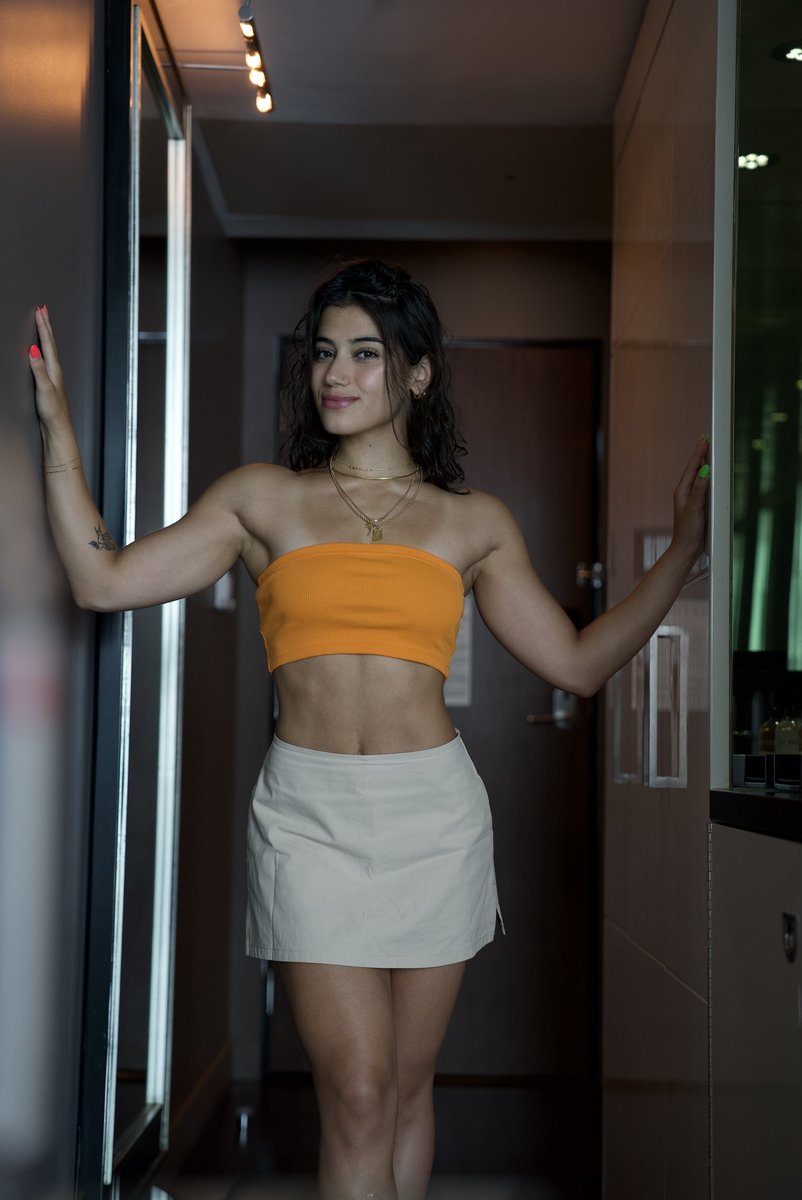 notsarasaffari's tweet photo. mUsCLes aRe GrOsS oN wOmEn t.co...