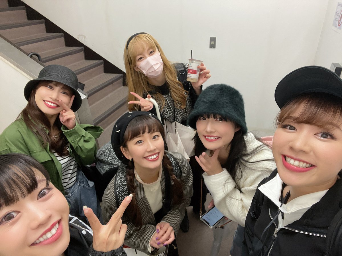 #月曜からはじマンデー

本日もありがとうございました♡♡
けいすけさんおっかえりなさい😍🙌
たっのしかったーーー😍✨✨✨

ソロの前は緊張感は、あの、ジェットコースターが落ちる3秒前のような感じで、あの、とても心臓にわるいです😈🎢🤸‍♂️笑

盛り上げてくださり感謝です。✨
また来週💟💟