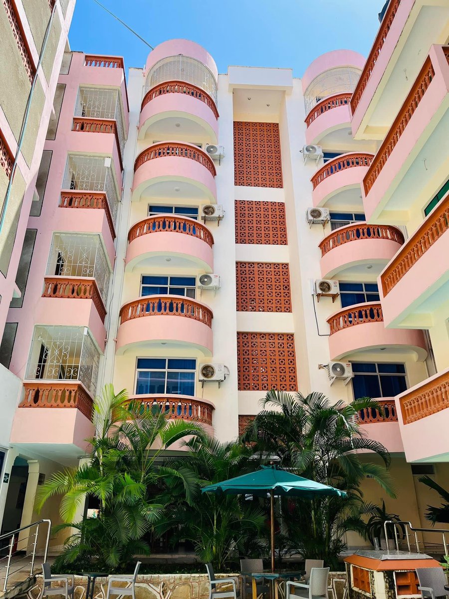_lavenderhotels's tweet photo. Get ready to unwrap the joy of Christmas at Merryvilla Hotel &amp; Apartments.
Reserve your holiday haven today and enjoy an early booker’s OFFER!

For bookings and inquiries:
📞+254717566648/+254727750111
📧merryvilla@lavenderhotels.co.ke https://t.co/ngctgV0j9c
