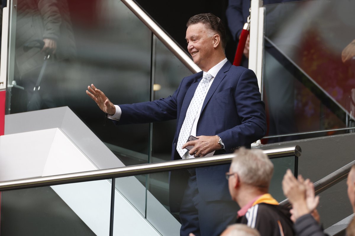 WijWedden's tweet photo. Valentijn Driessen: Van Gaal is de persoon die beslist over toekomst Steijn

https://t.co/1my0FajnVe

#Steijn #VanGaal #Ajax #ajaaz https://t.co/xhfYg0UUkr