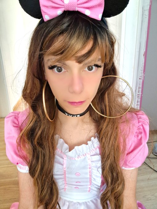 When mean bullies make exposure profiles of me that i can't delete or post my wigless pics on other sites