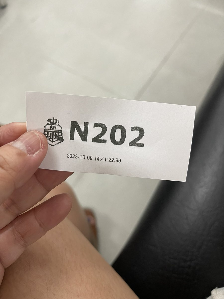 evacbllr's tweet photo. One working counter lang ba talaga ang branches ng BPI tapos senior lane din?? Pangatlong branch na eto na naencounter ko 💀 https://t.co/SVhedzjjXF