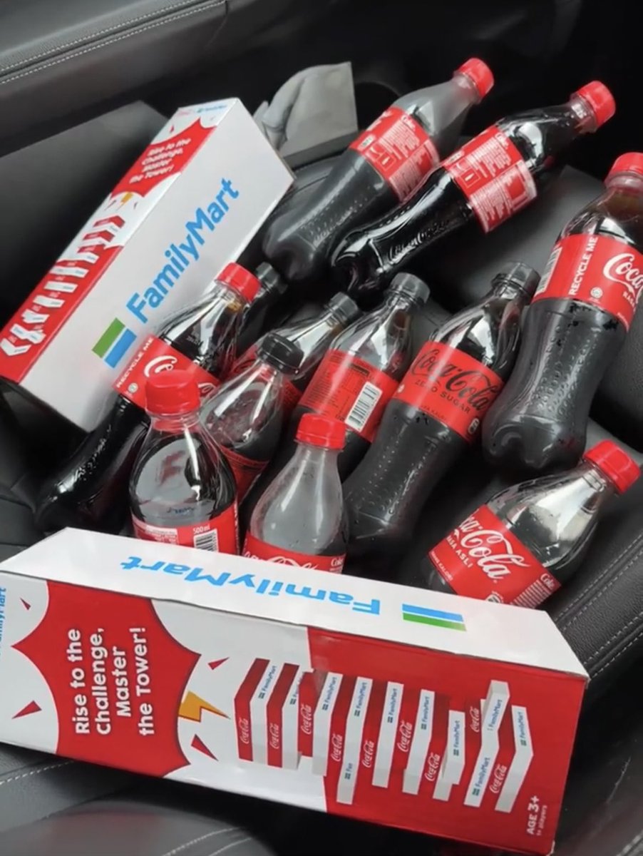 SantaiSini's tweet image. Beli mana2 product coke RM20 keatas dkt Family Mart blh dapat free jenga gais. Boleh main dgn family or kawan2 bila bosan 😍

kredit x Goondupresident 

#santaisini #familymart #cocacola #coke #freegift #jenga #limitededition #menarik