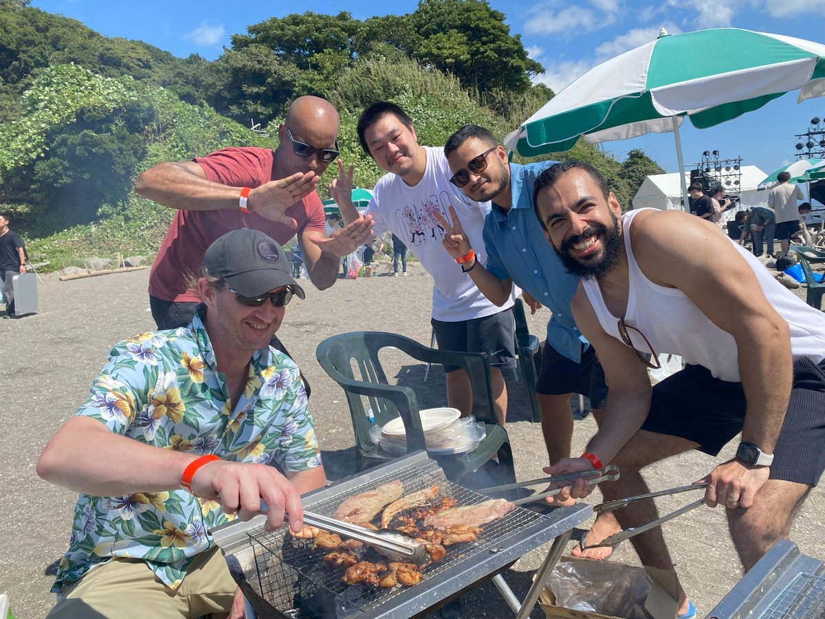 FastlyJapan's tweet image. Fastly Japan in 猿島⛴

9月の3連休に日本オフィスのメンバーで神奈川県にある無人島の猿島へ🏝️

当日はBBQ、ビーチでバレーボール、島内散策などをし、豊かな自然の中でいいリフレッシュタイムを満喫できました🍖🍧🏐🚶

 #LifeAtFastly