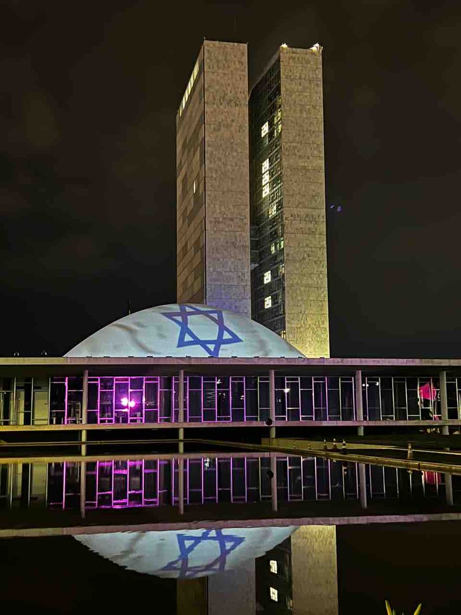 HananyaNaftali's tweet photo. The Dome of Brazil’s senate illuminates in the flag of Israel. THANK YOU 🇮🇱 🇧🇷 https://t.co/oqCWGZZ2wm