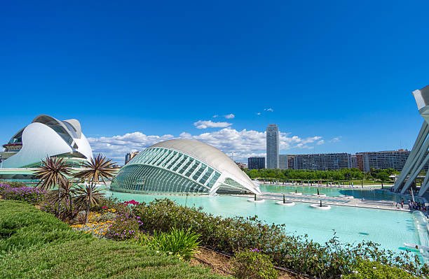 kikolo777's tweet photo. ¡Feliç 9 d’Octubre, feliz día de la Comunidad Valenciana!

Que no es porque sea mi tierra y la quiera con locura y tengamos solazo todo el año, y playas, y albufera, y se coma de fábula, y sus fiestas, sus mercados y sus gentes y calles sean lo más bonito del mundo, no.
O sí. https://t.co/V0qCAr12iR