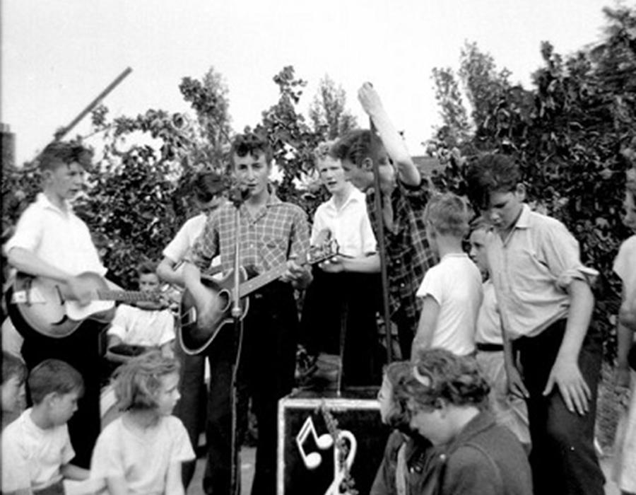 John Lennon was born on this day in 1940.

Read about the meeting that changed not just his life, but the music scene as we know it, on our website:
org.pulse.ly/88ssc0lvb2

#OTD #OnThisDay