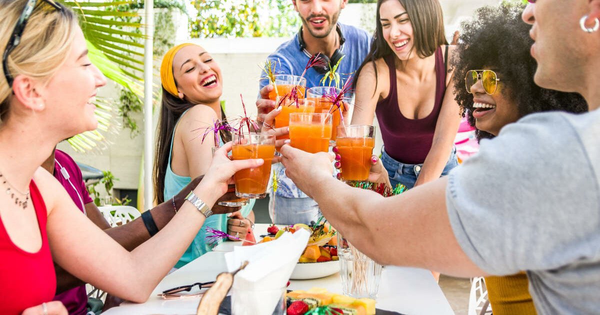 Il terzo mondo 👳🏽‍♂️ coglie di sorpresa l’Occidente 🇺🇳 all’ora dell’aperitivo 🍹! Forse entro mercoledì, al rientro dalle vacanze, il mondo libero si accorgerà di quanto accaduto ! Hamas è stato intelligente a pianificare l’attacco nel week end del Columbus day !