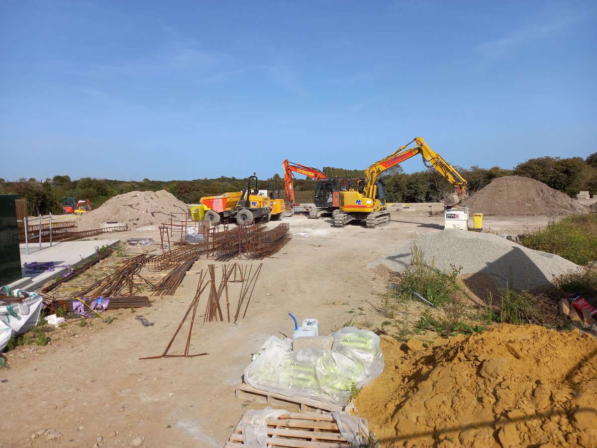 Sun's Out - Diggers Out

In Deal delivering stunning new homes

#kent #dealkent #canterbury #newhomes #firsttimebuyers #downsizers #retirement