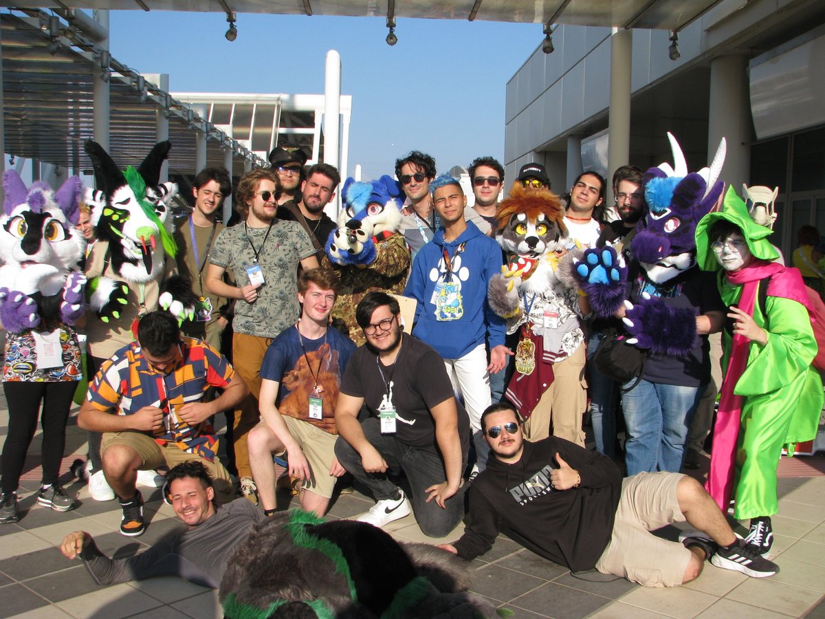 Zaabe_'s tweet photo. Primo evento di @Pows_Up al Romics di questo Ottobre, semplicemente fantastico, spero di rivedere tutti il più presto possibile... Sempre a zampe in alto🩷🐾 https://t.co/94eGlcQeGs