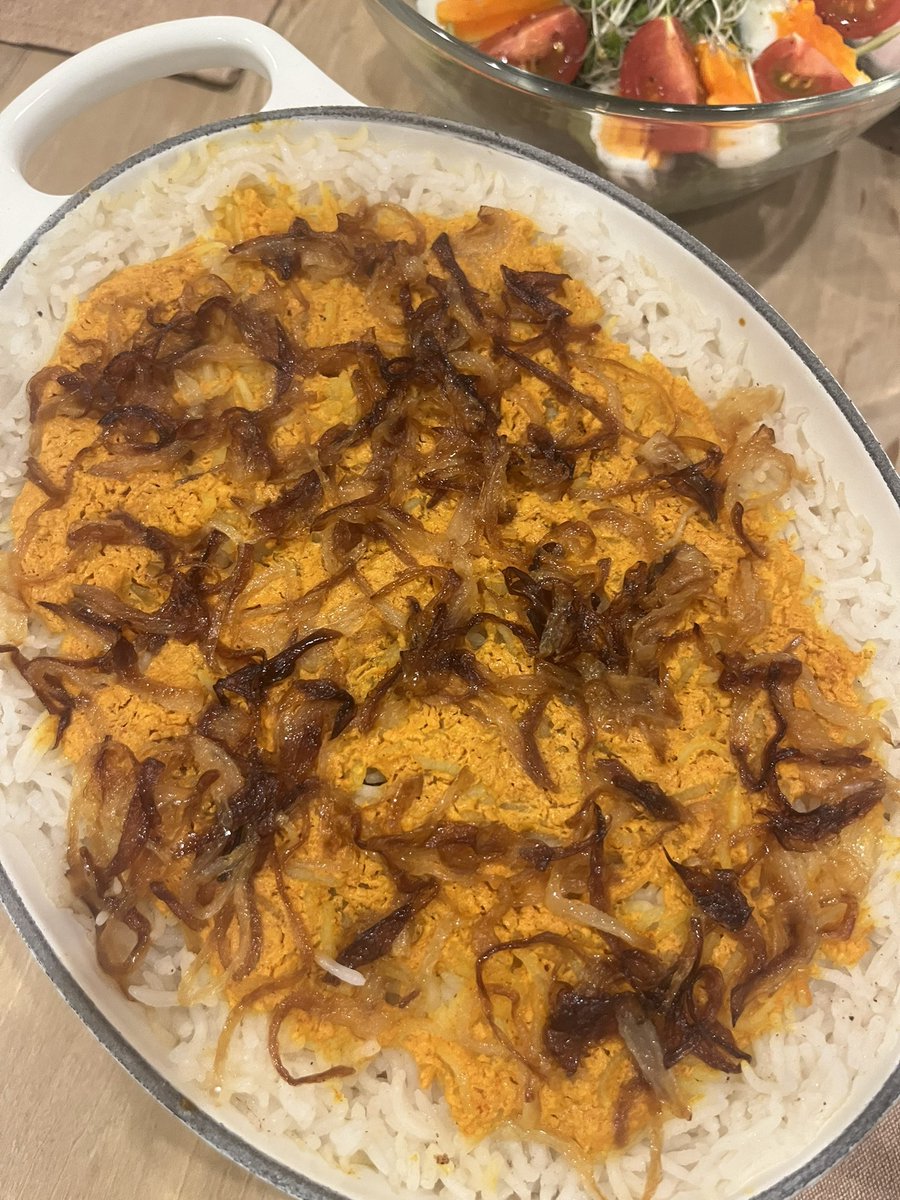 inkare_ut's tweet photo. 【ターメリック(部長)の近況報告】
南アジアの"スパイス炊き込みご飯"として知られるビリヤニ作りに目覚めました。自分でスパイスを調合し、バスマティライスという香りの良いインディカ種のお米を使って作ります。 https://t.co/KfHopJTJ9x