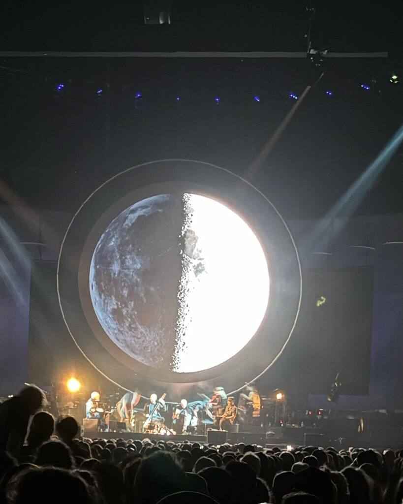 Jestertunes's tweet photo. Worth every penny. This was one of the most visually stunning pieces of art I have ever seen. Peter Gabriel sounds every bit as good as he did 20 years ago — songs were in the original keys, he hit the high notes without straining. He’s 73 years old! Hal… https://t.co/95bO0bafX9 https://t.co/oVRAh2Z29I