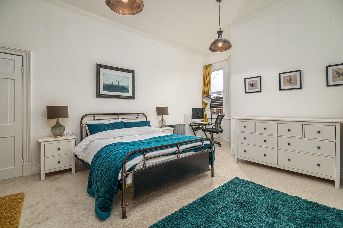 abdigitaluk's tweet photo. dressed to impress!!! I photographed this property a few years ago and the renovation has really brought this property back to life! #realestatephotographer #property #home #interiors #houseforsale #lifestyle #realestate https://t.co/Vt35bDZVJl
